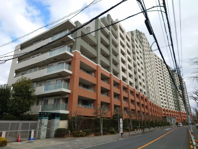 西東京市谷戸町２丁目の中古マンションの外観