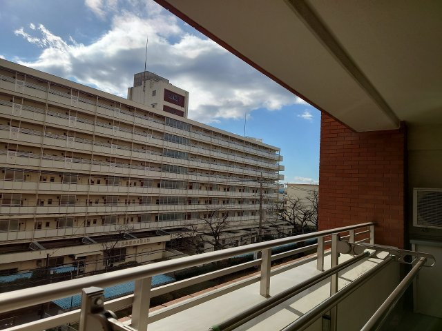 西東京市谷戸町２丁目の中古マンションのバルコニー