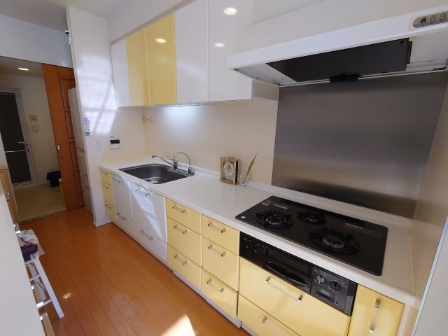 西東京市谷戸町２丁目の中古マンションのキッチン