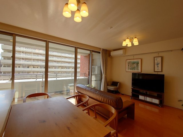 西東京市谷戸町２丁目の中古マンションの居間・リビング