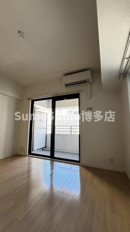 エンクレスト博多駅前Ⅲの居間・リビング|ゆったりとしたリビングです