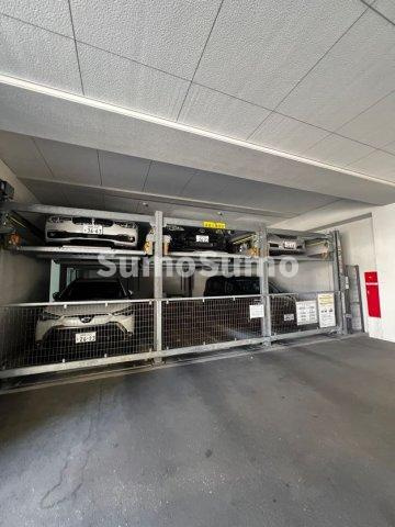 エンクレスト博多MATEの駐車場
