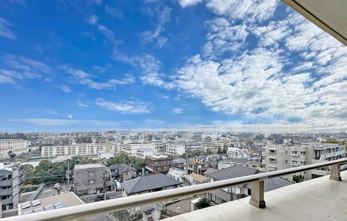 リステージ上大岡の展望|眺望に優れ、駅徒歩13分の物件になります。