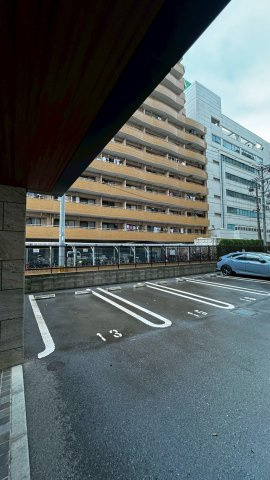 エンクレストGRAN博多駅前の駐車場