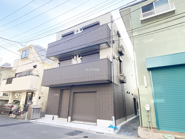 La Belle Vieの外観|3階建てです