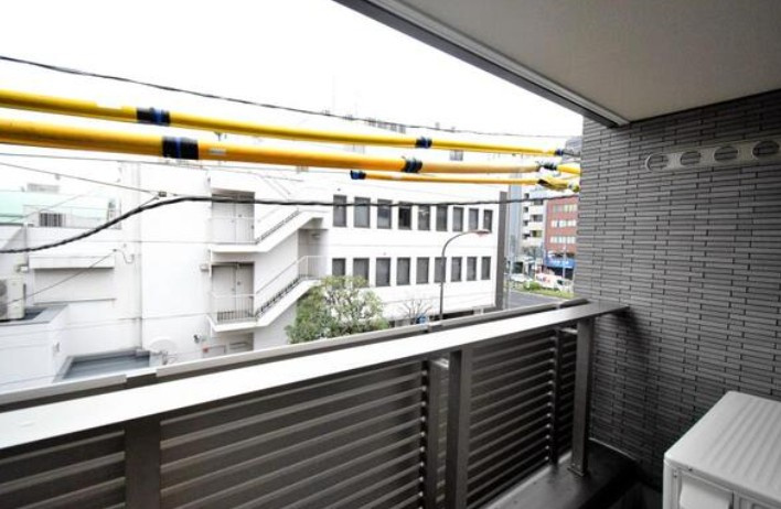 【バルコニー】