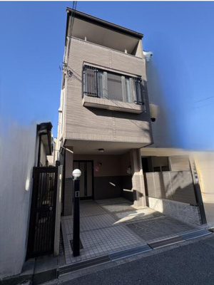 【外観】 | 大阪市東住吉区東田辺1丁目　中古戸建 | 大阪メトロ谷町線「駒川中野」駅まで徒歩7分／JR阪和線「南田辺」駅まで徒歩11分！2WAYアクセス可能で、通勤通学にも便利な立地です。