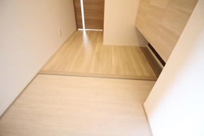 【玄関】 | S＆T Grace Square（ｴｽ＆ﾃｨ ｸﾞﾚｰｽ ｽｸｴｱ）