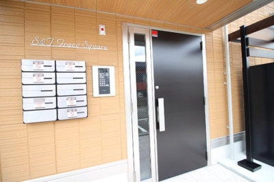 【エントランス】 | S＆T Grace Square（ｴｽ＆ﾃｨ ｸﾞﾚｰｽ ｽｸｴｱ）