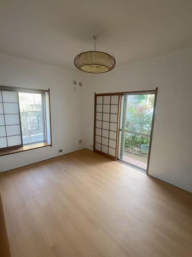 日野市平山３丁目の中古マンションの洋室