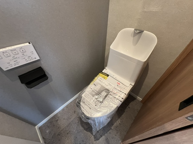 茅ヶ崎市東海岸南6丁目　新築戸建　1号棟のトイレ|2階トイレ◇◇