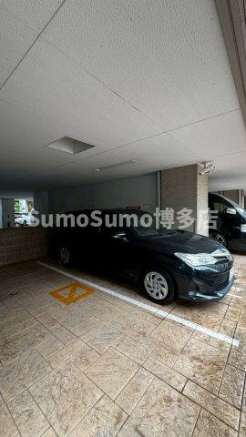 エンクレスト大手門Ⅲの駐車場|駐車スペースもあります