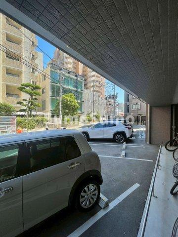 エンクレスト天神TERRACEの駐車場