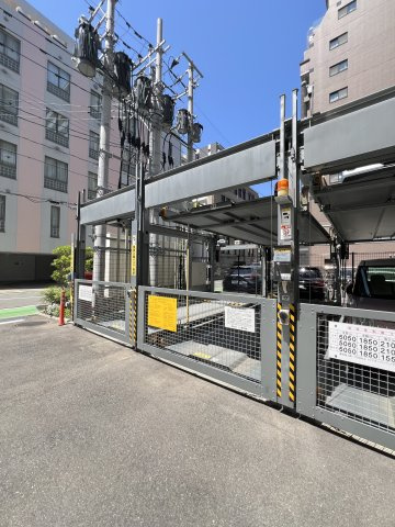 エンクレスト呉服町の駐車場