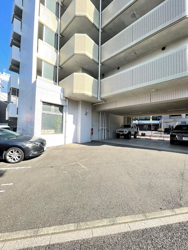 エンクレスト吉塚駅前Ⅱの駐車場
