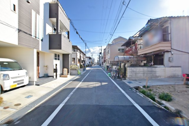SPITI立花町3丁目新築一戸建て│4LKD+駐車1台可の前面道路含む現地写真|前面道路幅は一方通行、北側に約4.5㎡幅です。