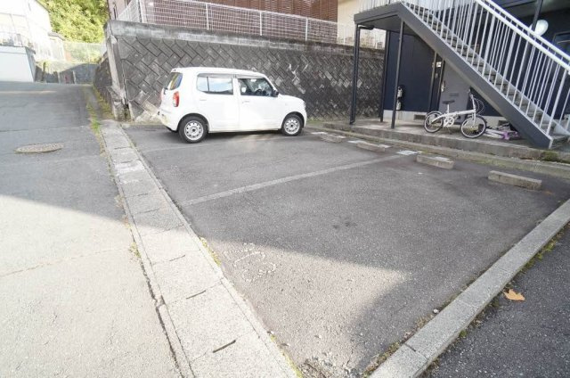 フレグランス東桜山の駐車場