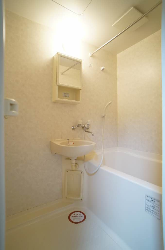 フレグランス東桜山の浴室