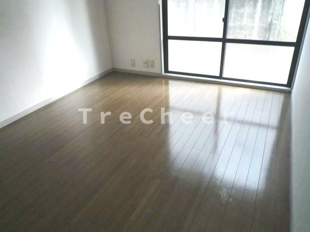 フローラ白山の居間・リビング