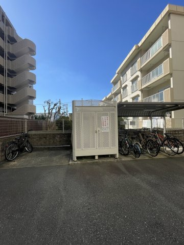 エンクレスト大橋の駐車場