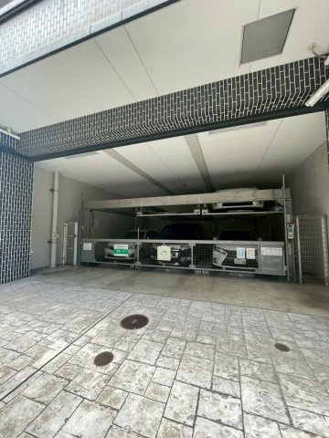 エンクレスト薬院Ⅱ の駐車場