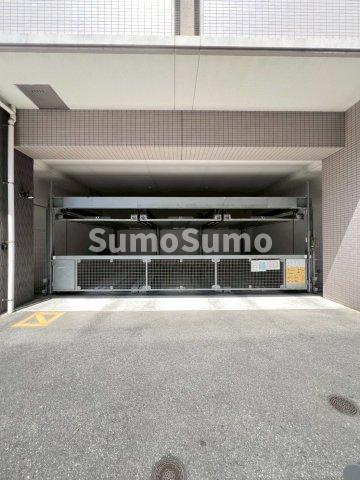 エンクレスト天神SIDEの駐車場
