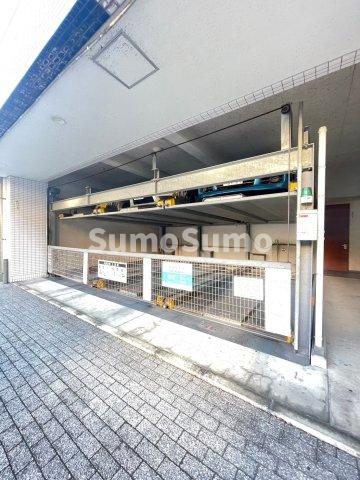 エンクレスト天神東Ⅲの駐車場