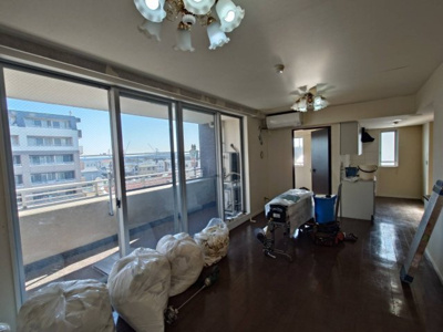 【居間・リビング】 | ルネサンスシティ本牧 | おしゃれな居間です