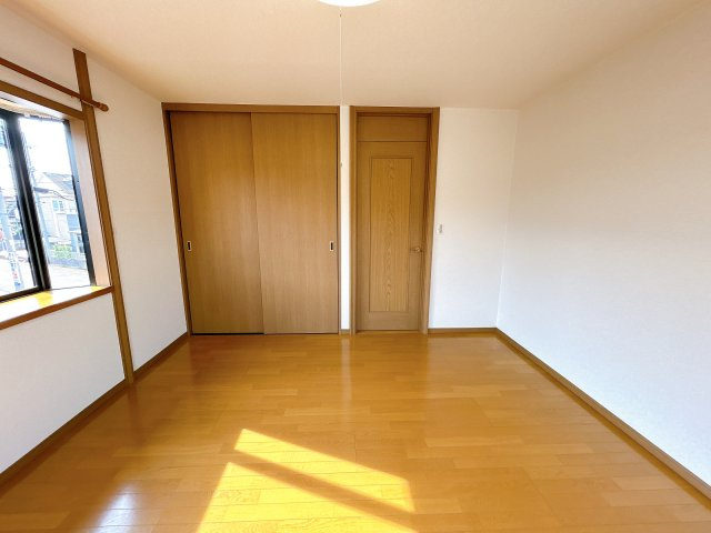 小山市小山　中古戸建の洋室