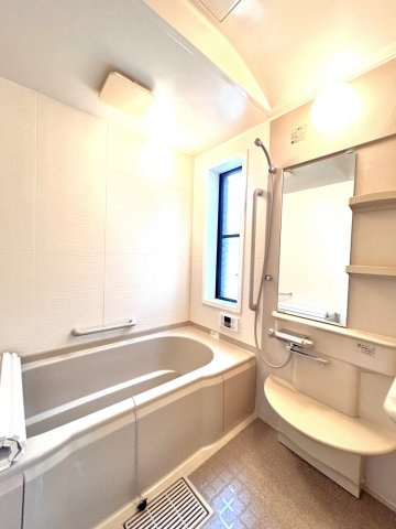 小山市小山　中古戸建の浴室