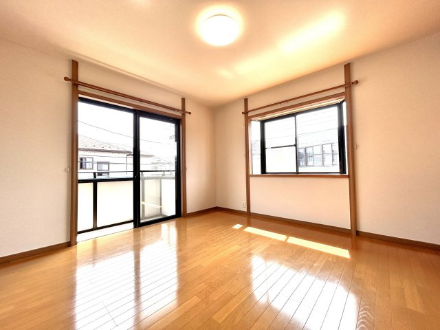 小山市小山　中古戸建の洋室