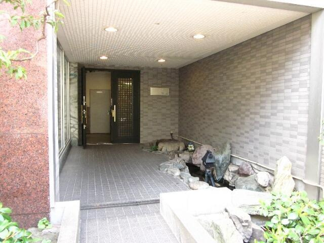 オーシャンヒルズ東山のエントランス