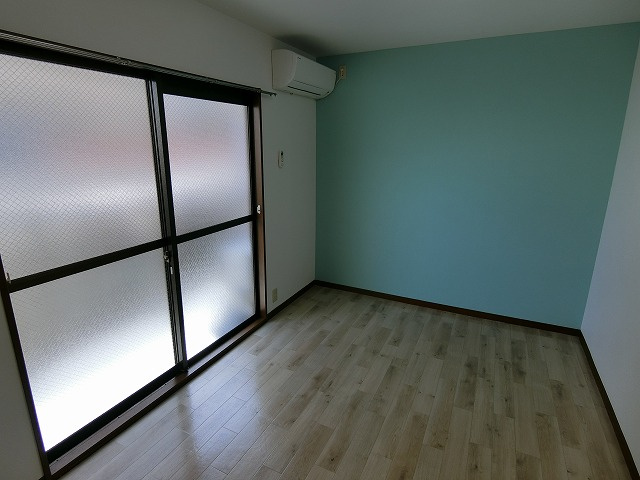 アウレリア甲子園の居間・リビング