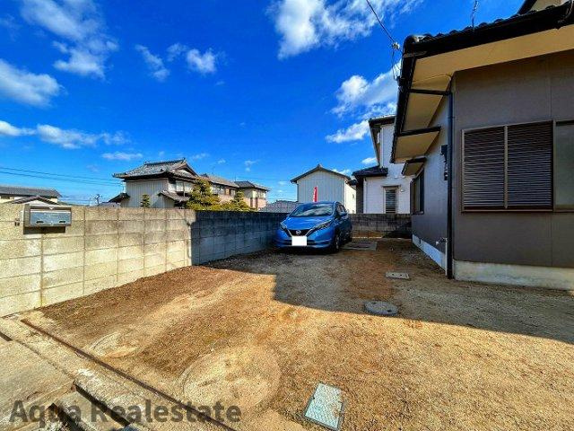 木田郡三木町大字井戸　リノベ住宅の駐車場|駐車スペースもあります