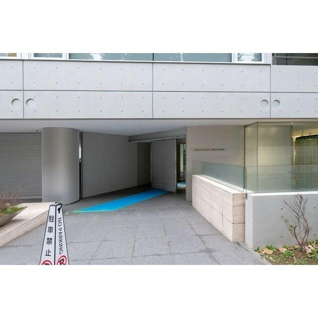 クエストコート原宿のエントランス| 