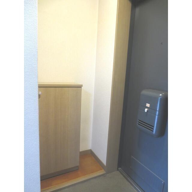 クラールパラシオン目黒東山の玄関