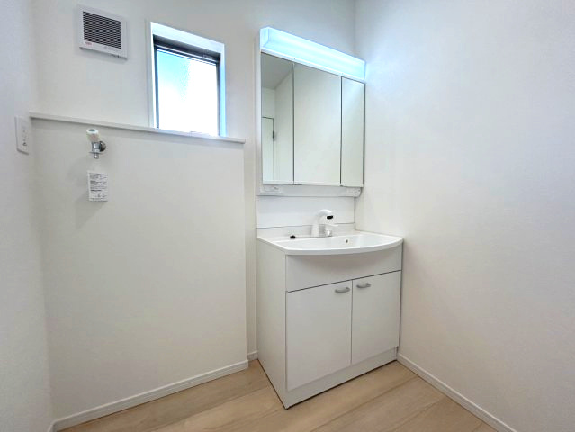 新築戸建　千曲市中第1の独立洗面台