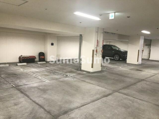 ガーデンヒルズ柿ノ木坂の駐車場|車をお持ちの方に嬉しい駐車場付きの物件です