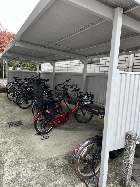 カルミヤのその他共用部分|屋根付き駐輪場 