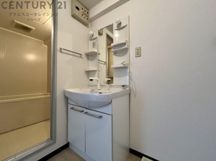 洗面所内に洗濯機置き場あり♪