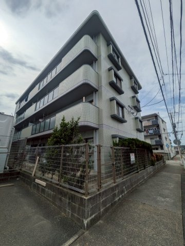 カルチェ南室見の外観