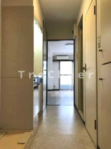 COM.Y.S(コムワイエス)の玄関