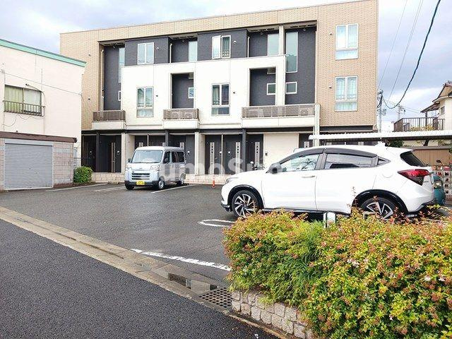 カーサアウローラの駐車場