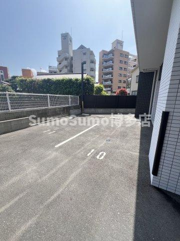 ギャラクシー南福岡駅前の駐車場|駐車場です