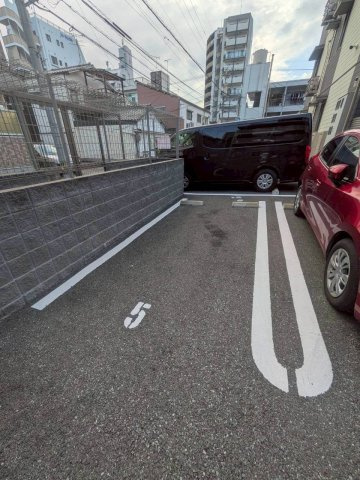 オクサリーダ天神南Bの駐車場