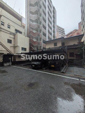 グラヴィス平尾の駐車場