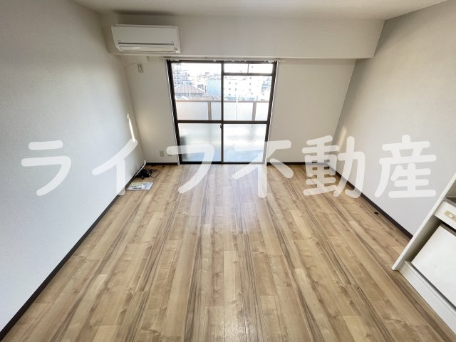 ライラック小阪の居間・リビング|ゆったり過ごせるリビングです