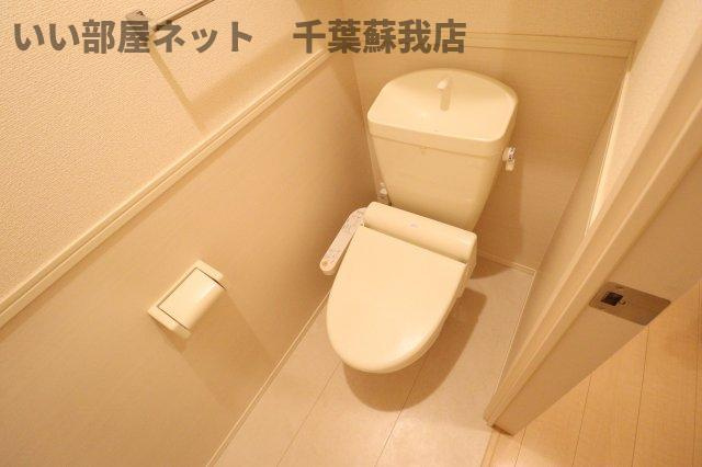 ブリランテAのトイレ|清潔感のあるトイレです