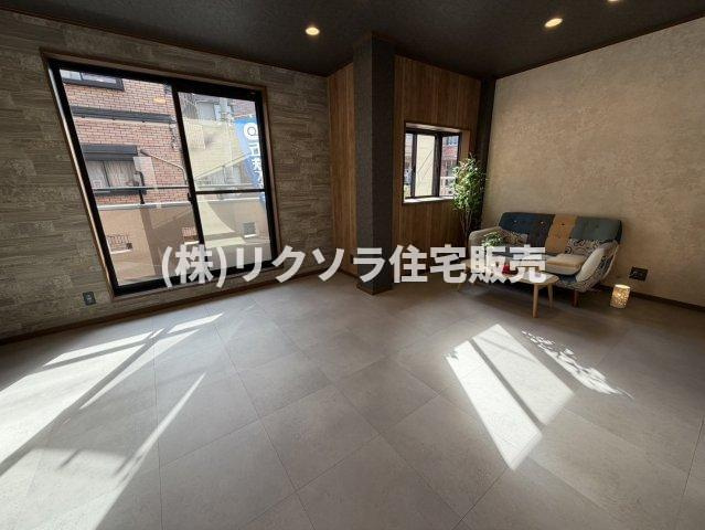 寿町　中古一戸建ての寝室|洋室8.2帖
■物件内覧・資金計画相談・住宅ローン相談、リフォーム相談、お問合せ受付中■
※当日・翌日のご内覧、ご相談はお電話でのお問合せがスムーズです！