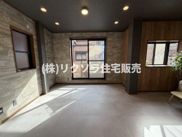 寿町　中古一戸建てのダイニング|LDK13.1帖
■物件内覧・資金計画相談・住宅ローン相談、リフォーム相談、お問合せ受付中■
※当日・翌日のご内覧、ご相談はお電話でのお問合せがスムーズです！